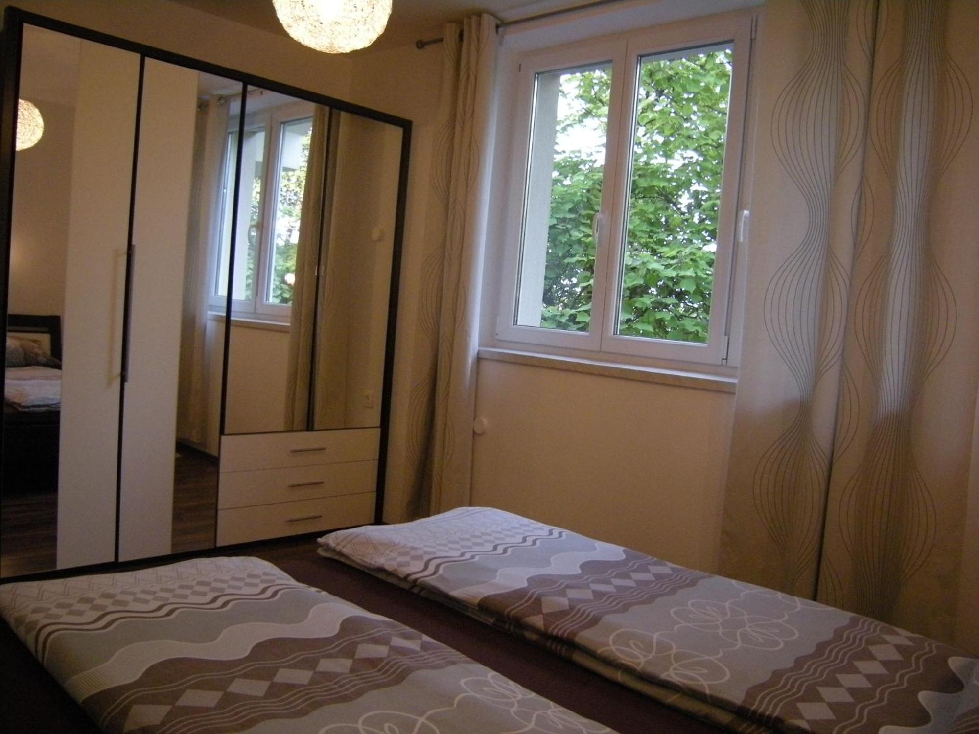 Vila Ema Apartments And Rooms ลูบลิยานา ภายนอก รูปภาพ