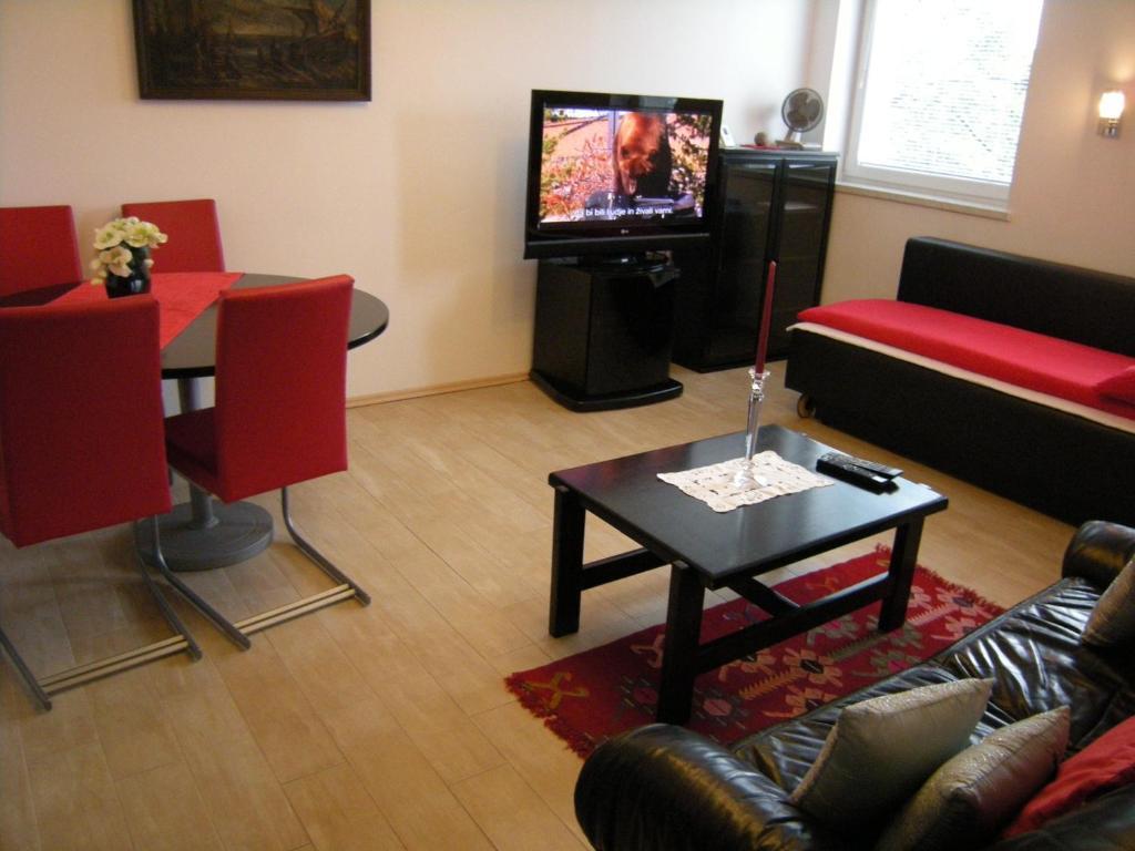 Vila Ema Apartments And Rooms ลูบลิยานา ห้อง รูปภาพ