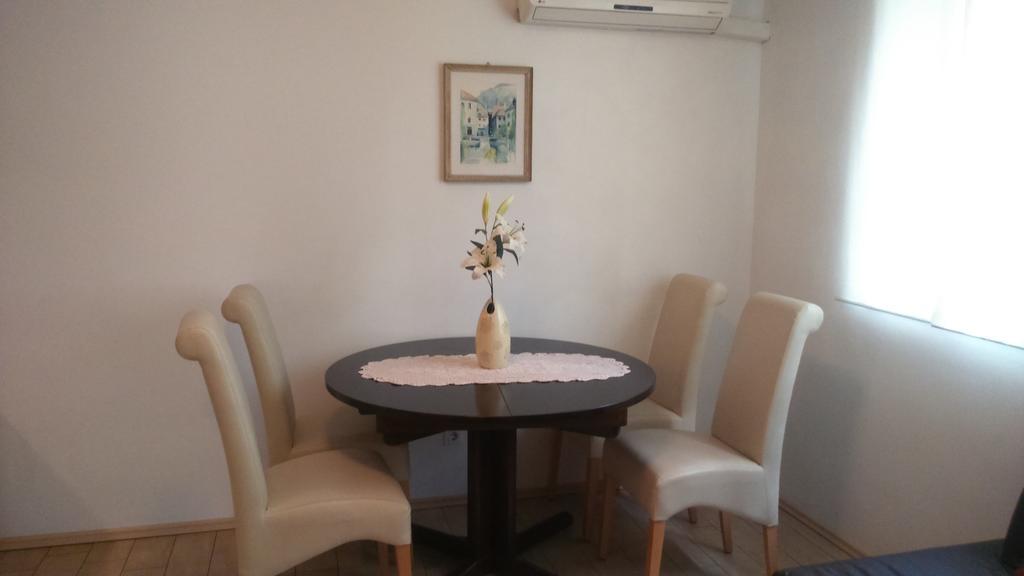 Vila Ema Apartments And Rooms ลูบลิยานา ภายนอก รูปภาพ