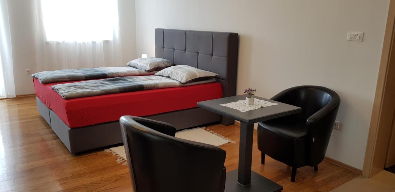 Vila Ema Apartments And Rooms ลูบลิยานา ภายนอก รูปภาพ